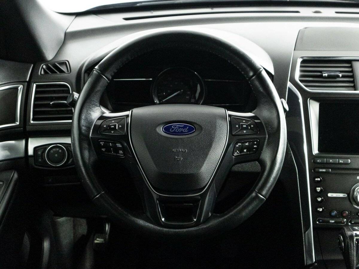 Купить Ford Explorer с пробегом. Фото: #22