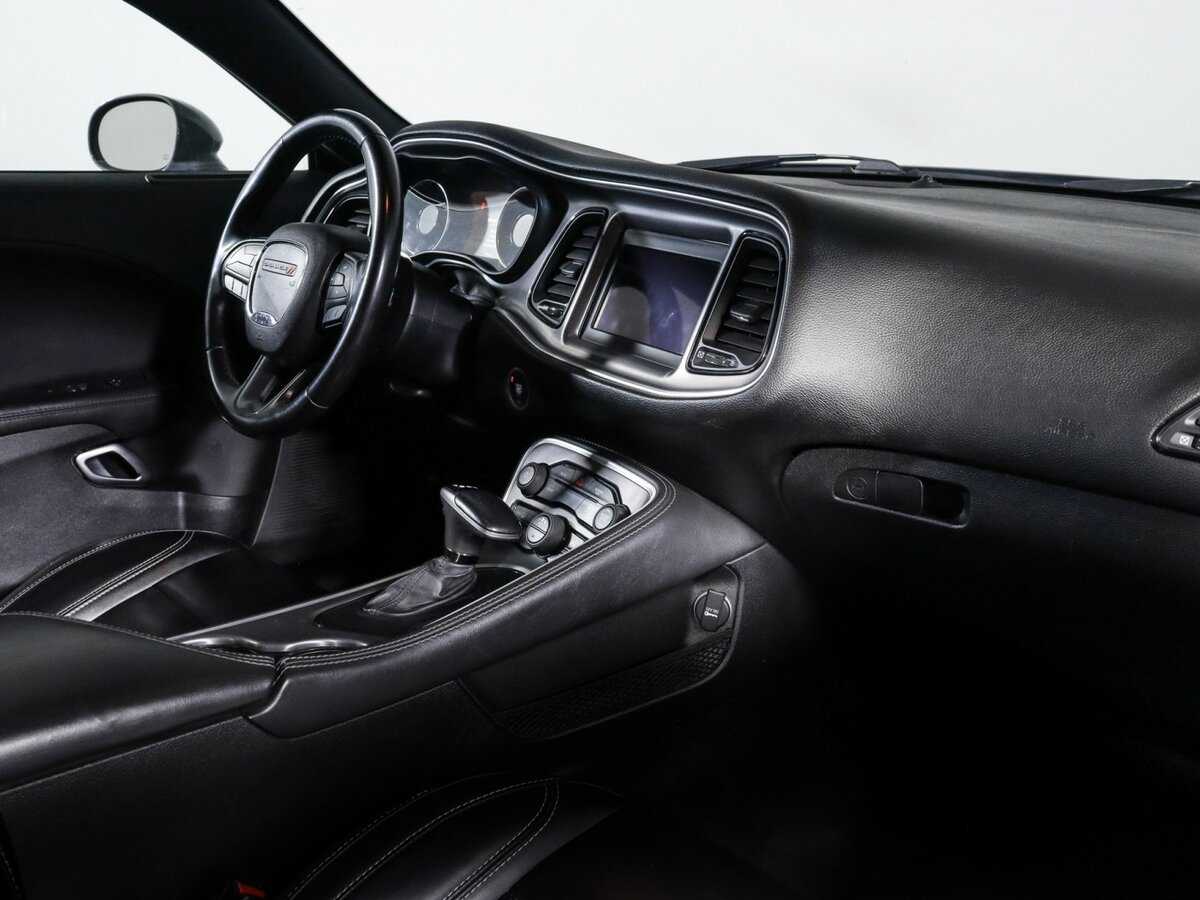 Купить Dodge Challenger с пробегом. Фото: #5