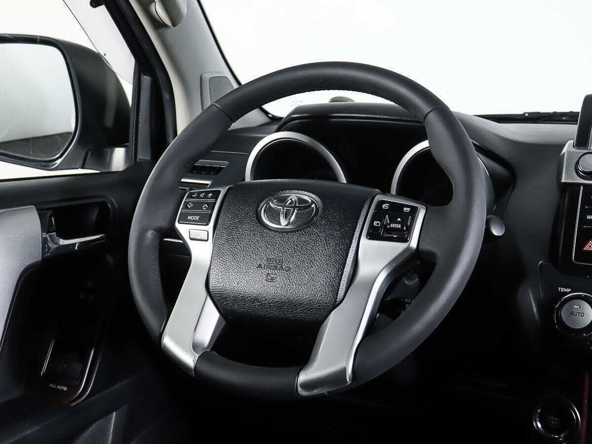 Купить Toyota Land Cruiser Prado с пробегом. Фото: #13