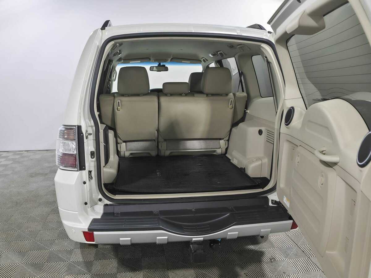 Купить Mitsubishi Pajero с пробегом. Фото: #20