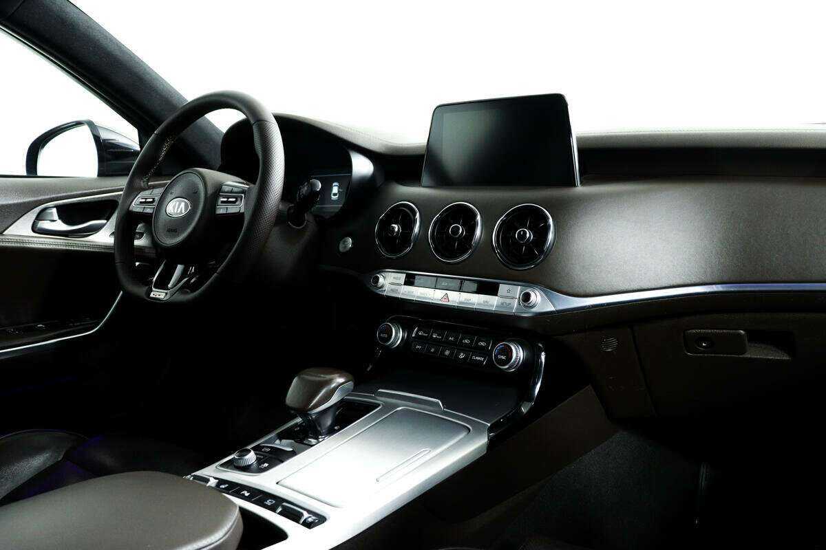 Купить Kia Stinger с пробегом. Фото: #8
