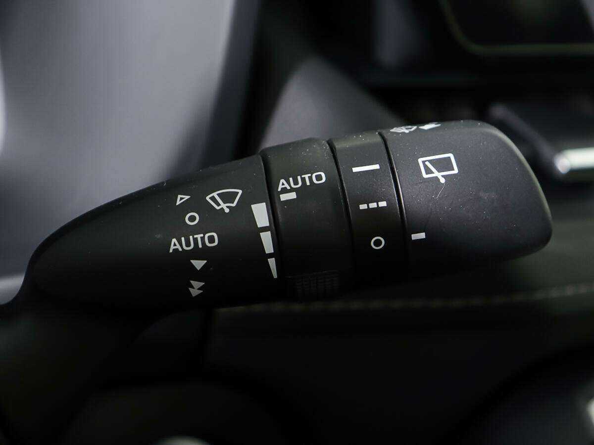 Купить Toyota RAV4 с пробегом. Фото: #17