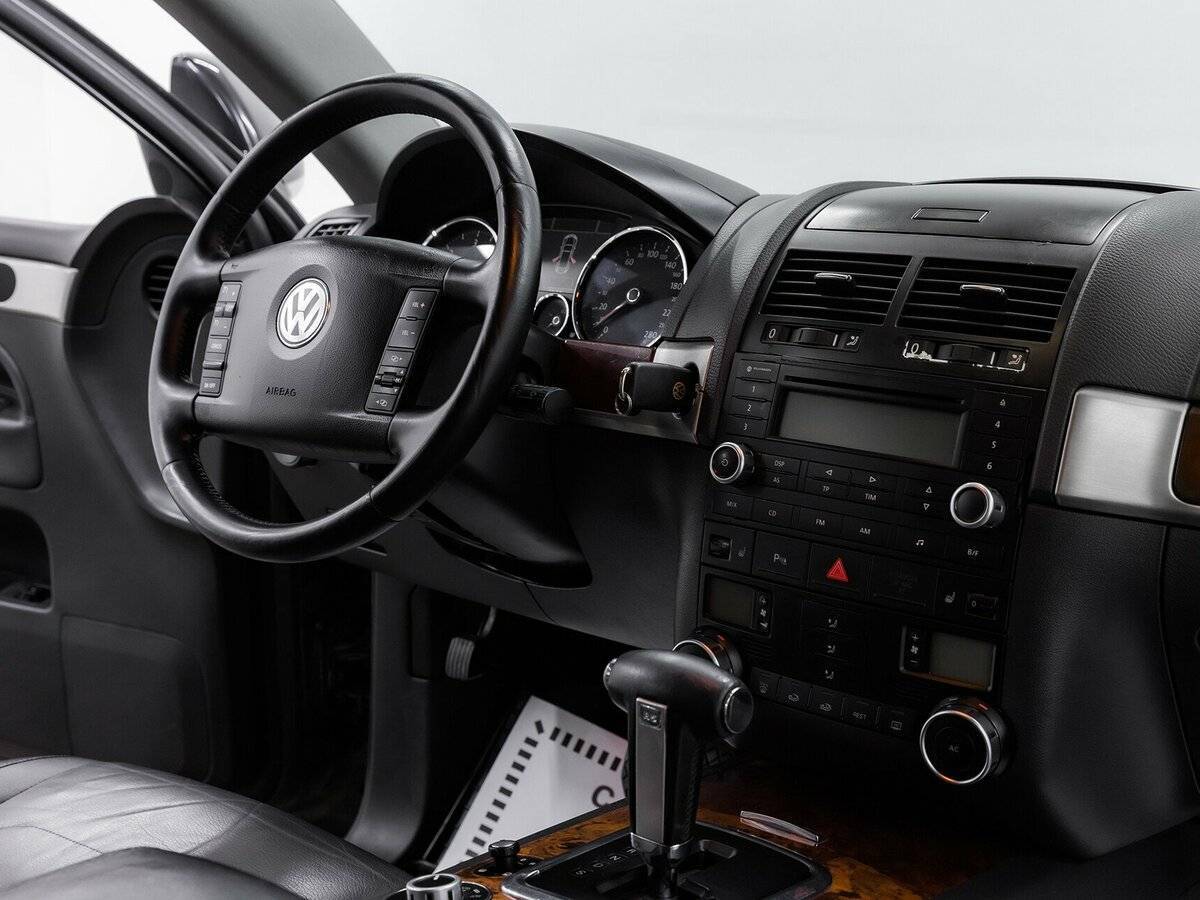Купить Volkswagen Touareg с пробегом. Фото: #10