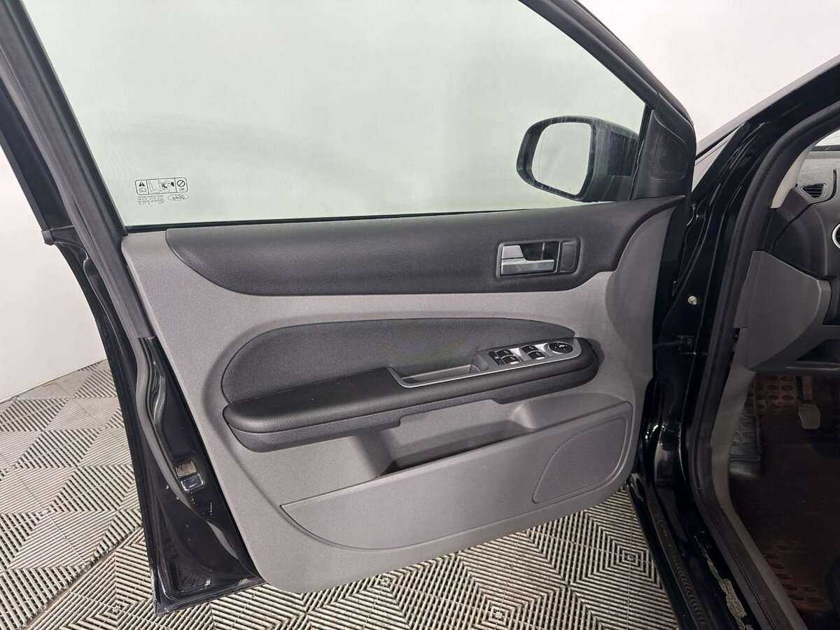 Купить Ford Focus с пробегом. Фото: #7