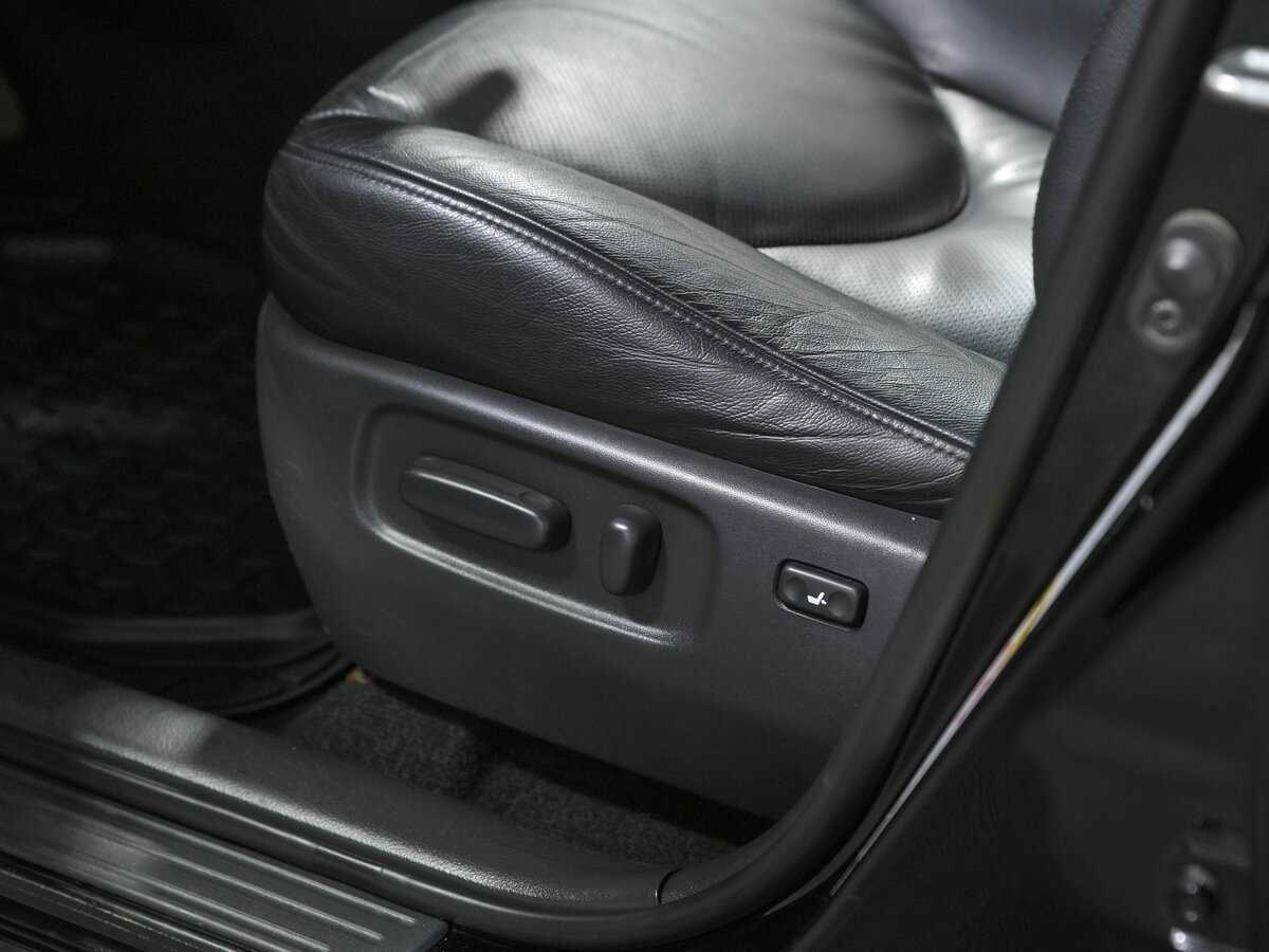 Купить Toyota RAV4 с пробегом. Фото: #17