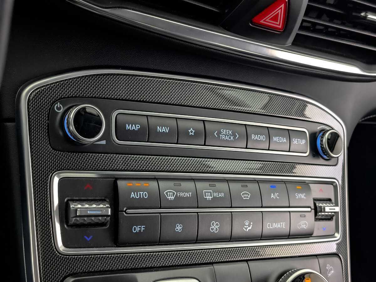 Купить Hyundai Santa Fe с пробегом. Фото: #24