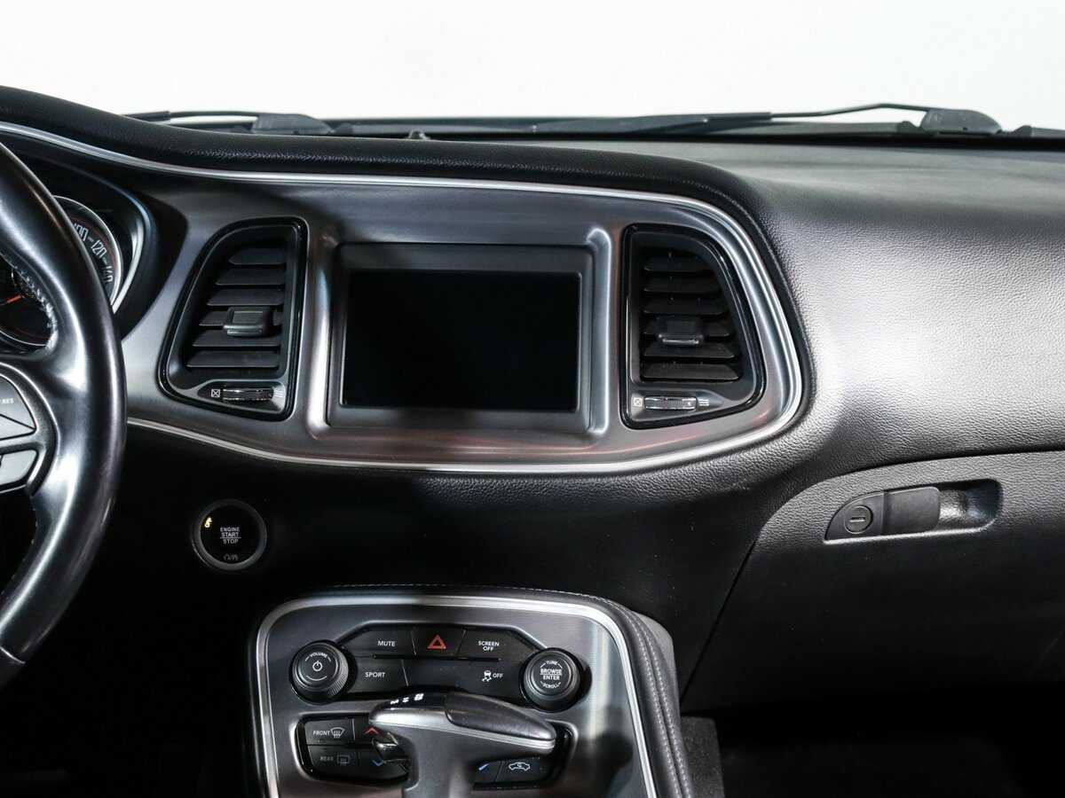 Купить Dodge Challenger с пробегом. Фото: #9