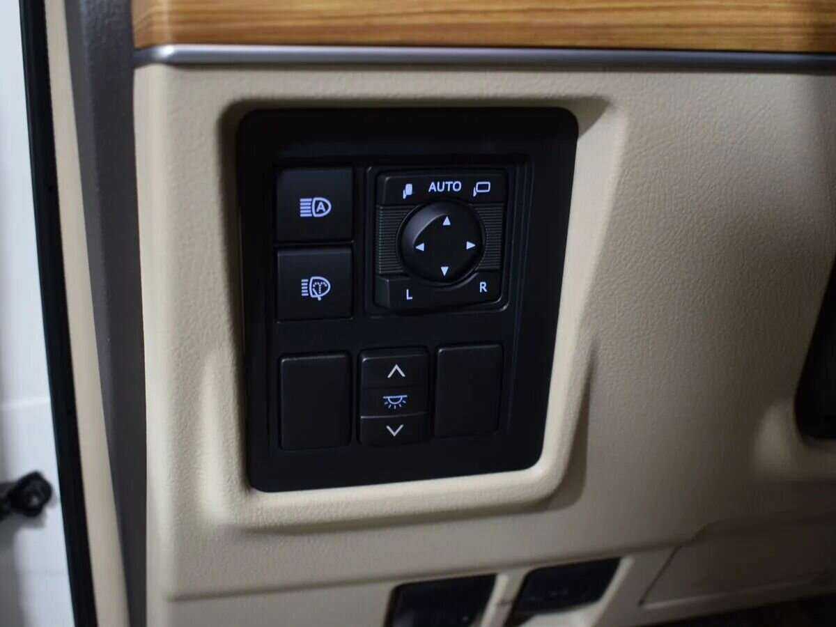 Купить Toyota Land Cruiser Prado с пробегом. Фото: #13