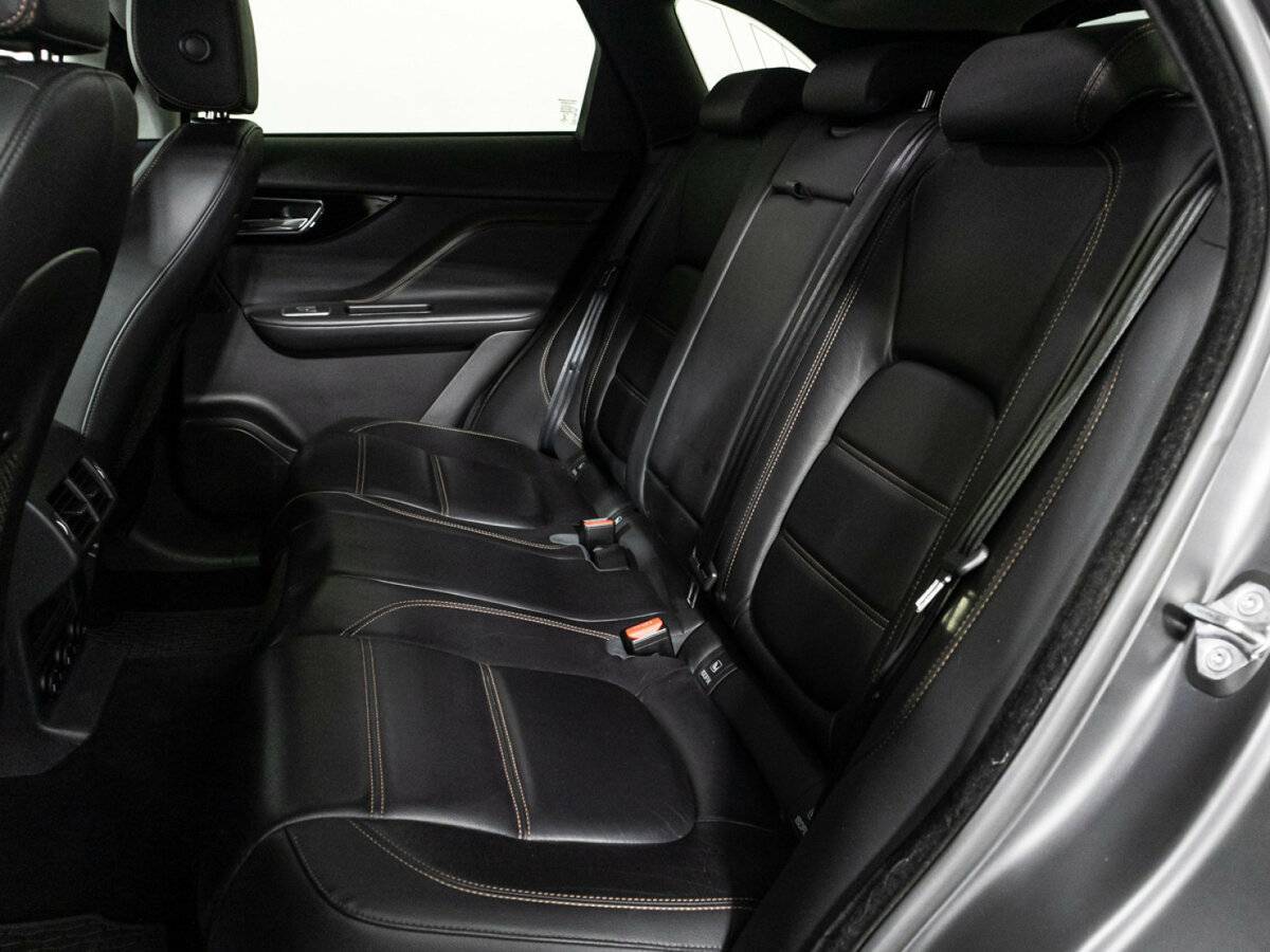 Купить Jaguar F-Pace с пробегом. Фото: #9