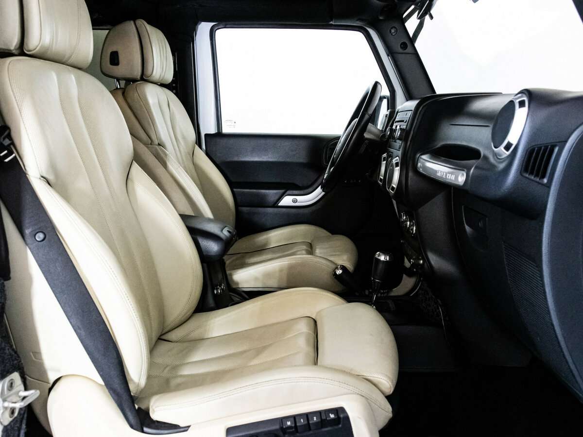 Купить Jeep Wrangler с пробегом. Фото: #18