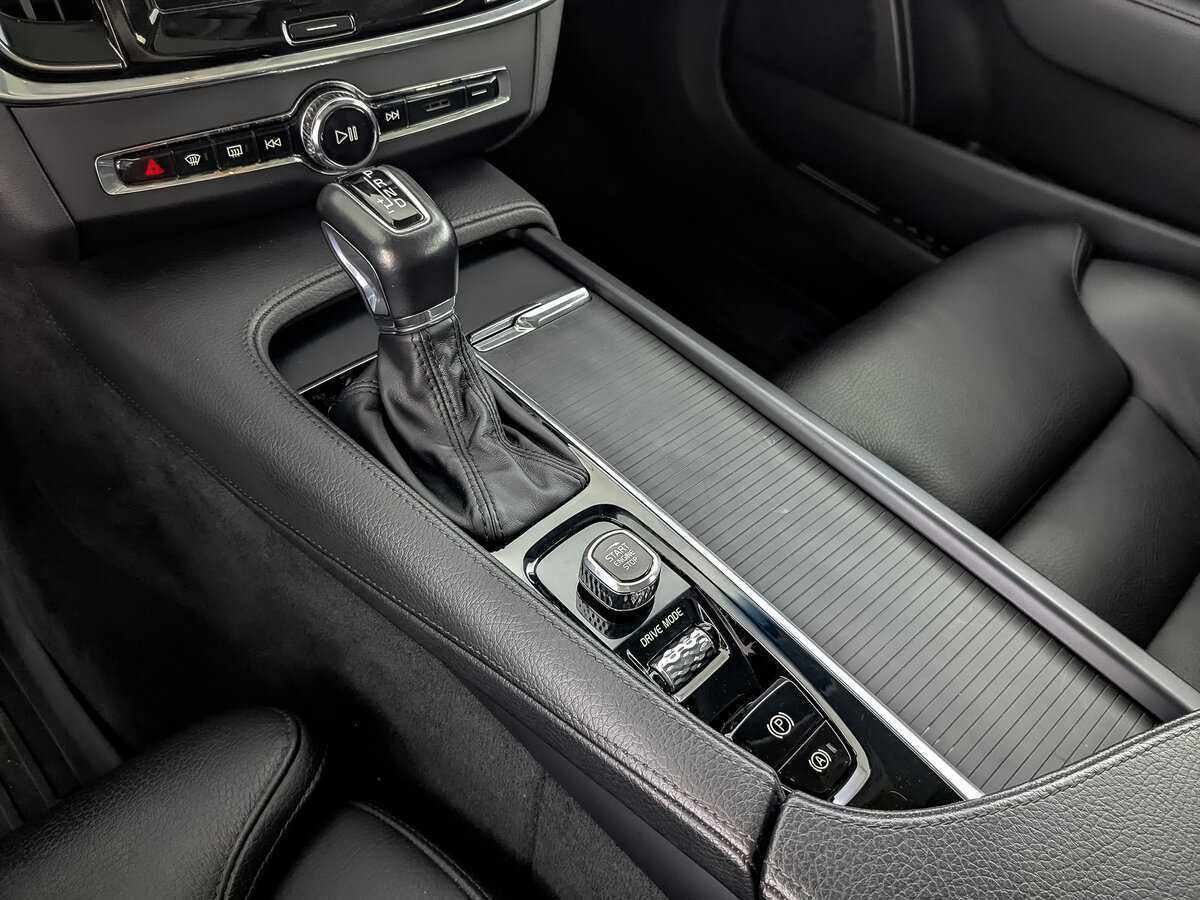 Купить Volvo S90 с пробегом. Фото: #21