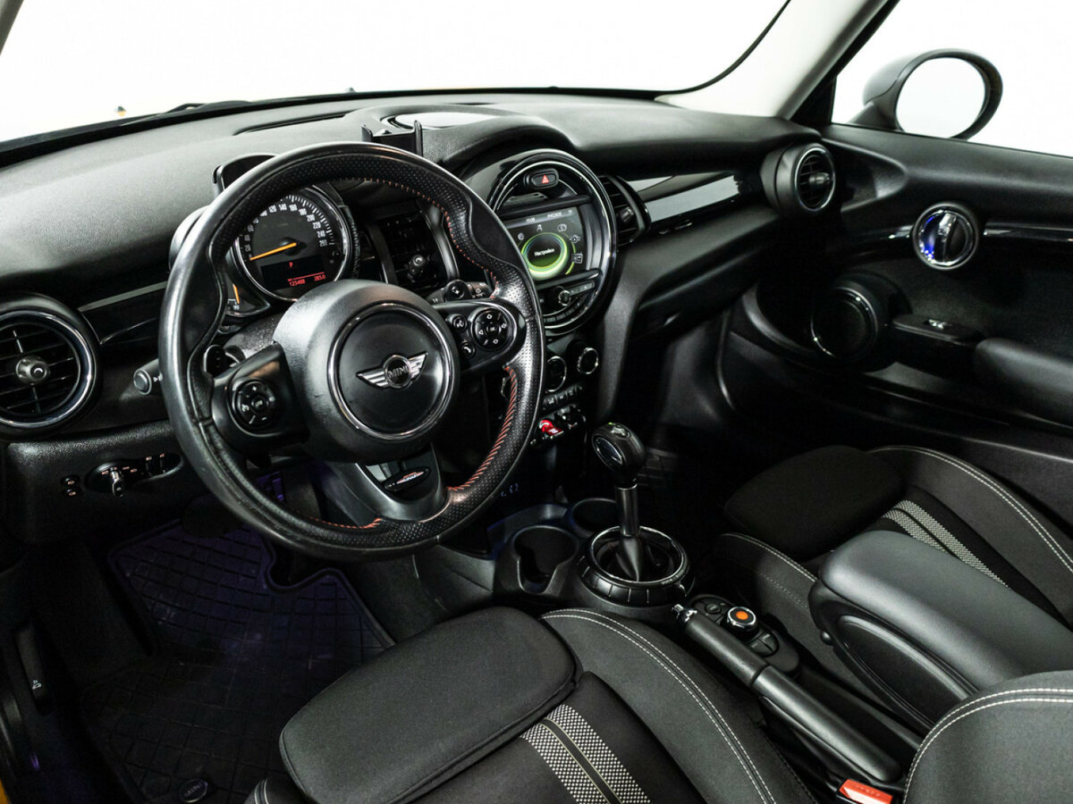 Купить Mini Hatch с пробегом. Фото: #10