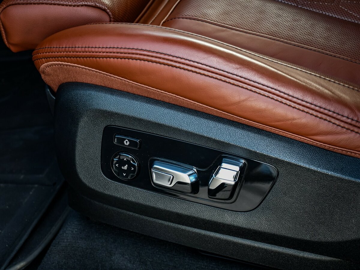 Купить BMW X7 с пробегом. Фото: #20
