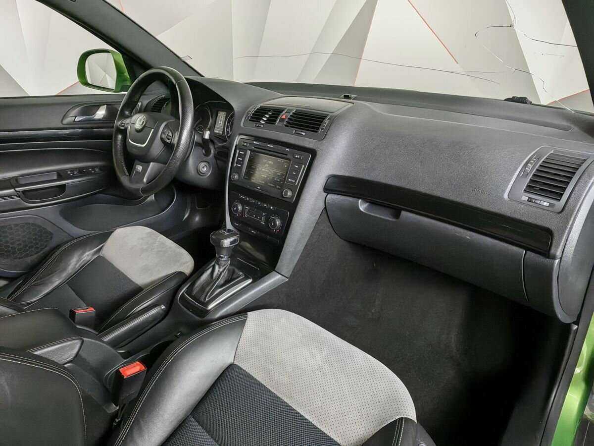 Купить Skoda Octavia RS с пробегом. Фото: #8