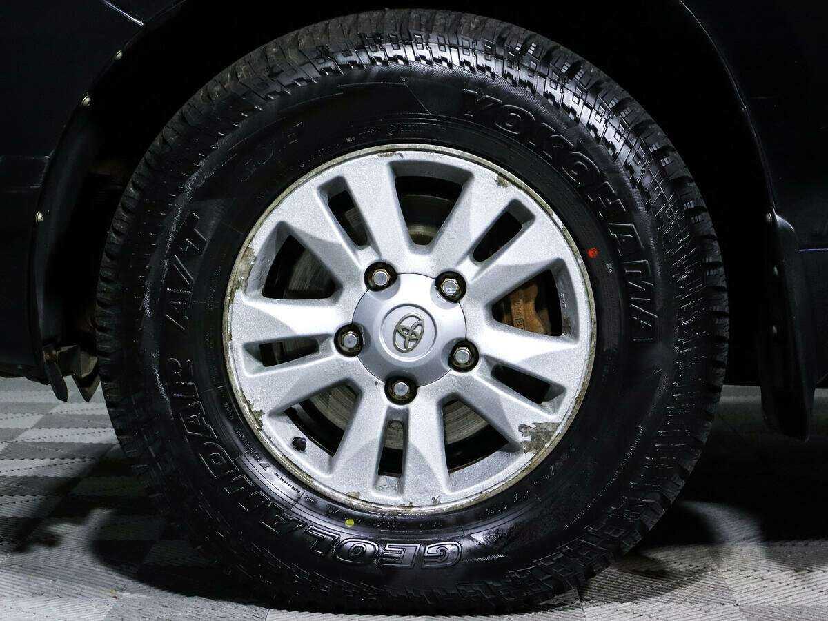 Купить Toyota Land Cruiser с пробегом. Фото: #17