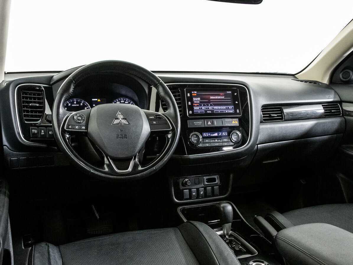 Купить Mitsubishi Outlander с пробегом. Фото: #8