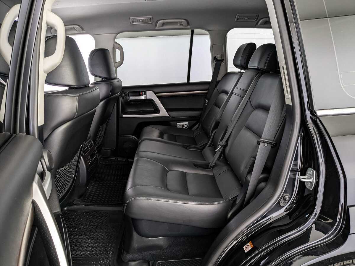 Купить Toyota Land Cruiser с пробегом. Фото: #17
