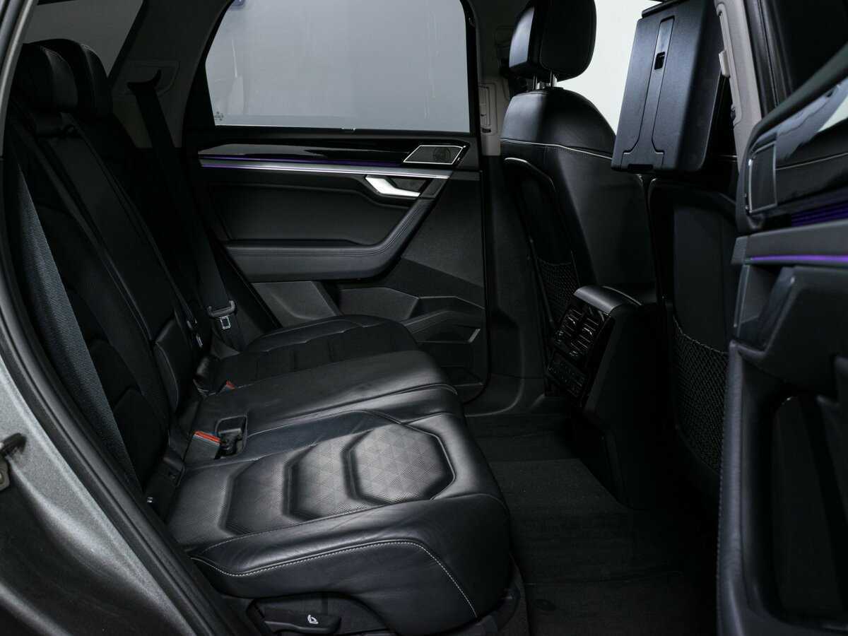 Купить Volkswagen Touareg с пробегом. Фото: #13