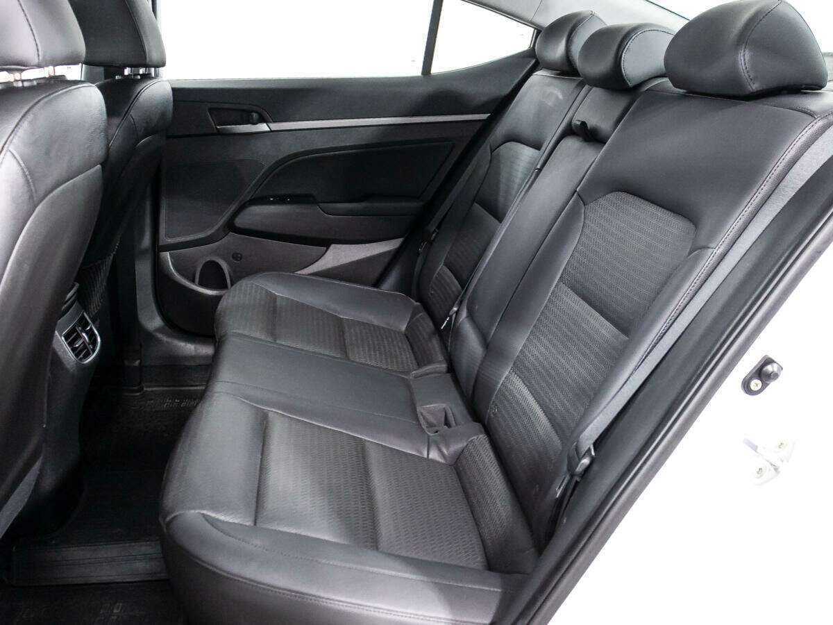Купить Hyundai Elantra с пробегом. Фото: #9