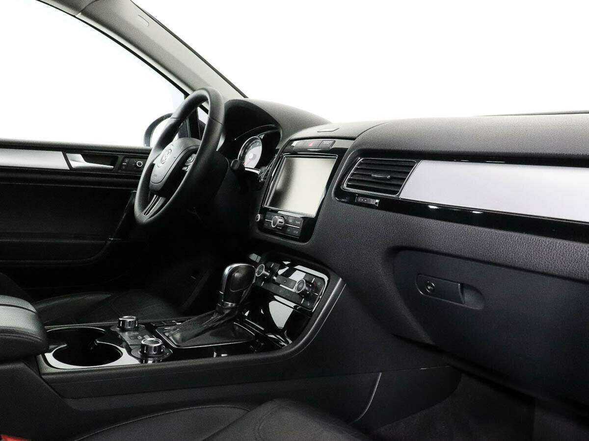 Купить Volkswagen Touareg с пробегом. Фото: #5