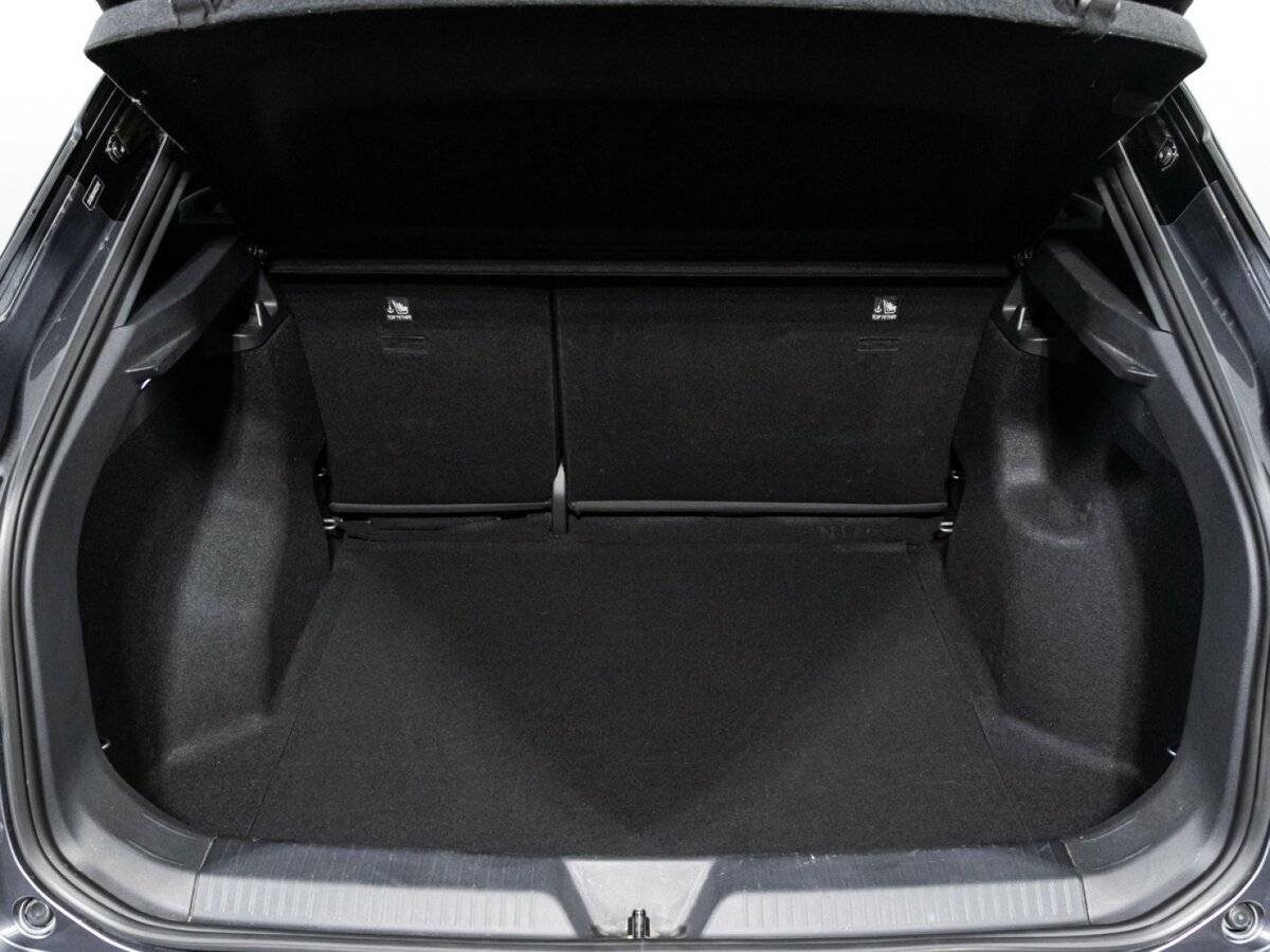 Купить Volkswagen ID.4 с пробегом. Фото: #13