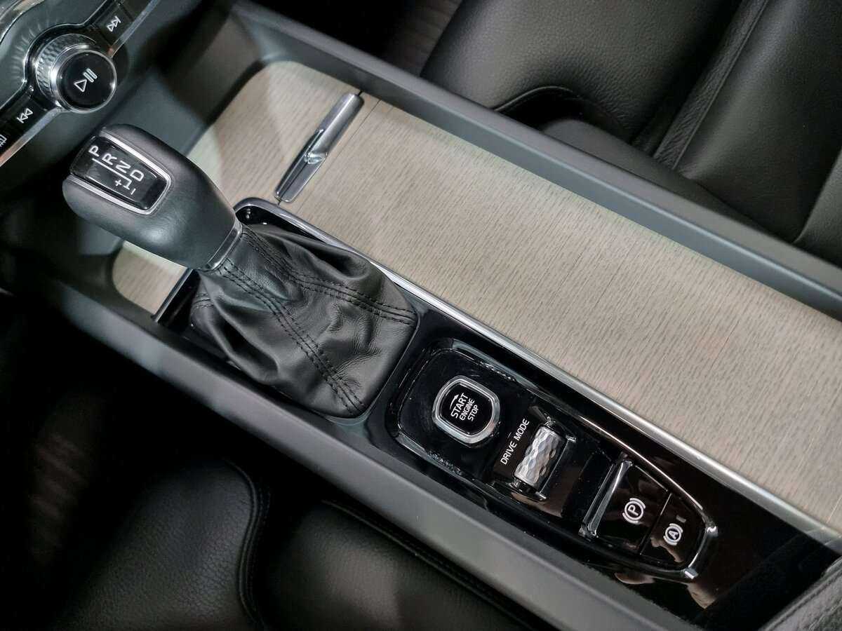 Купить Volvo XC60 с пробегом. Фото: #19