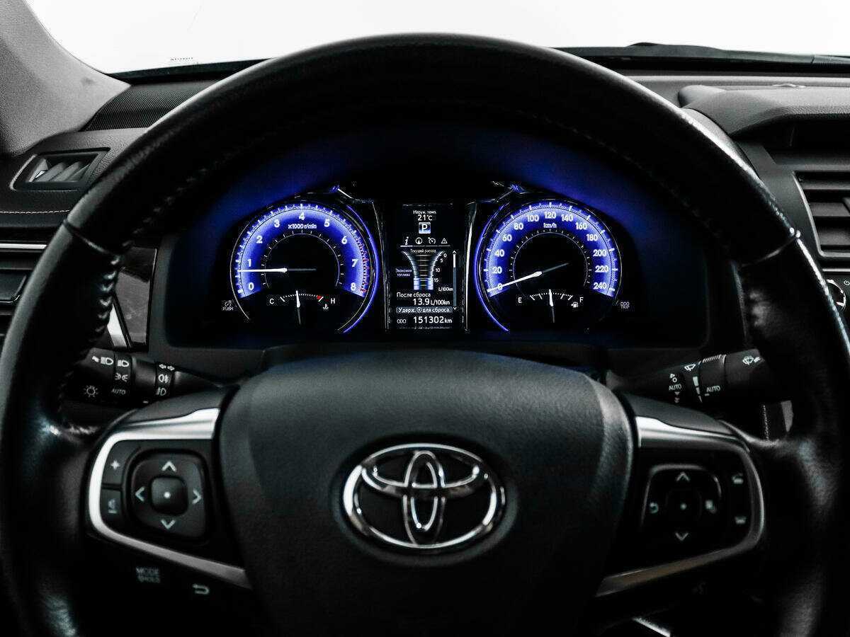 Купить Toyota Camry с пробегом. Фото: #18