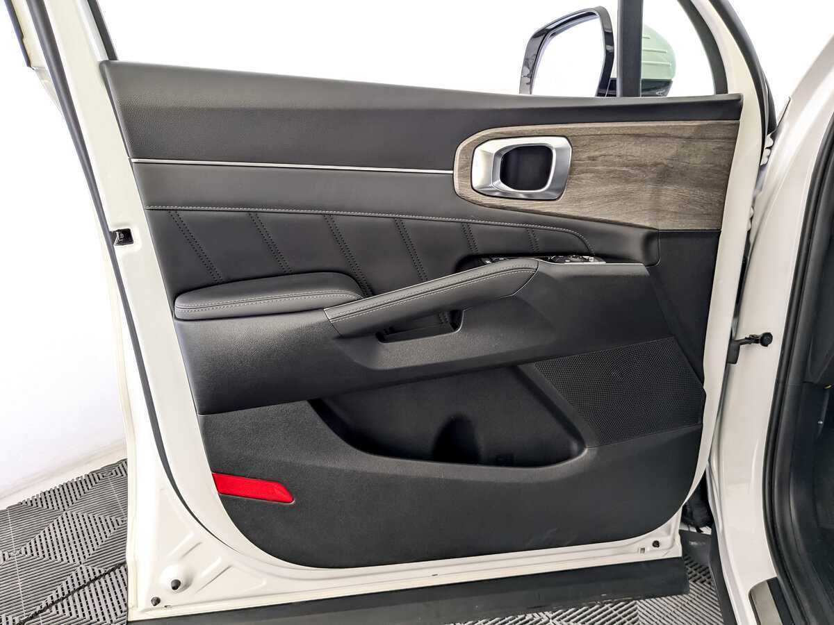 Купить Kia Sorento с пробегом. Фото: #14