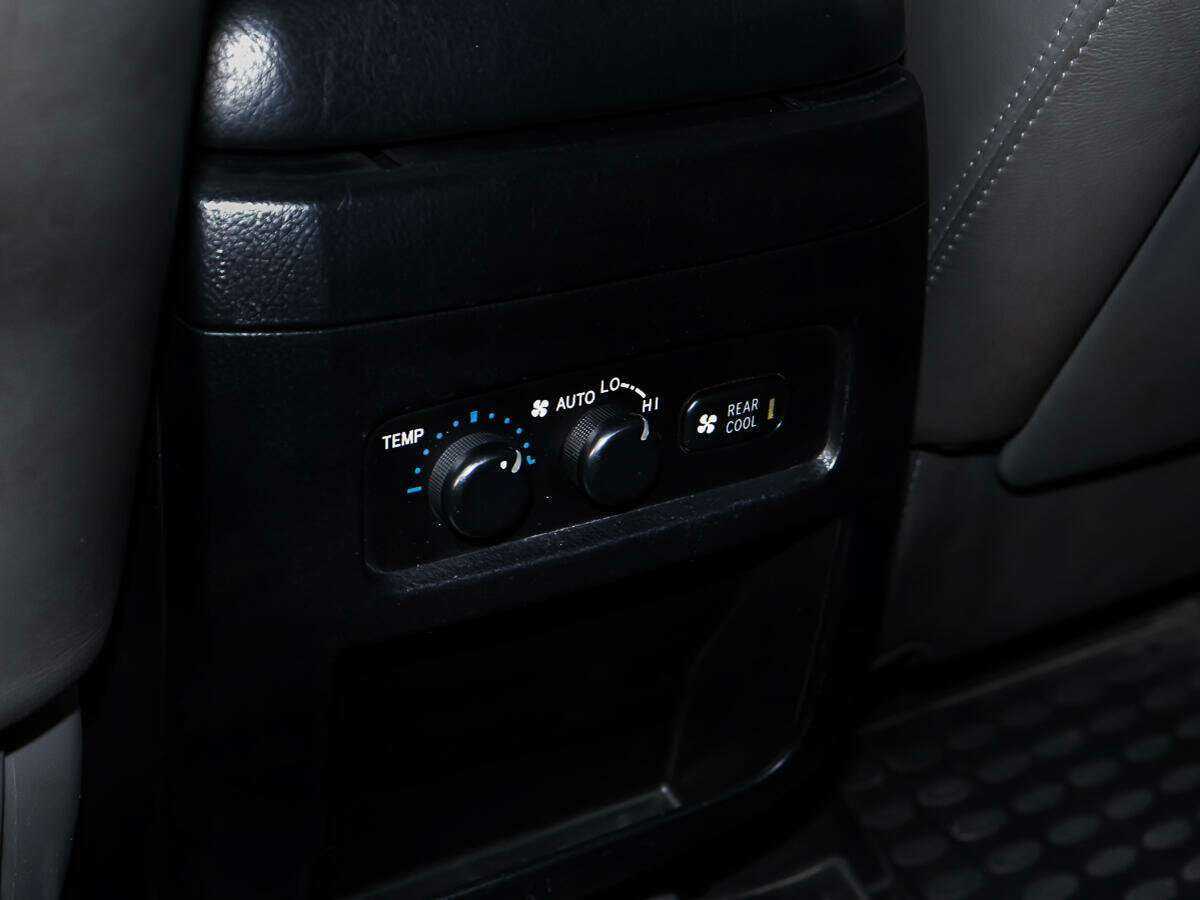 Купить Toyota Land Cruiser Prado с пробегом. Фото: #19