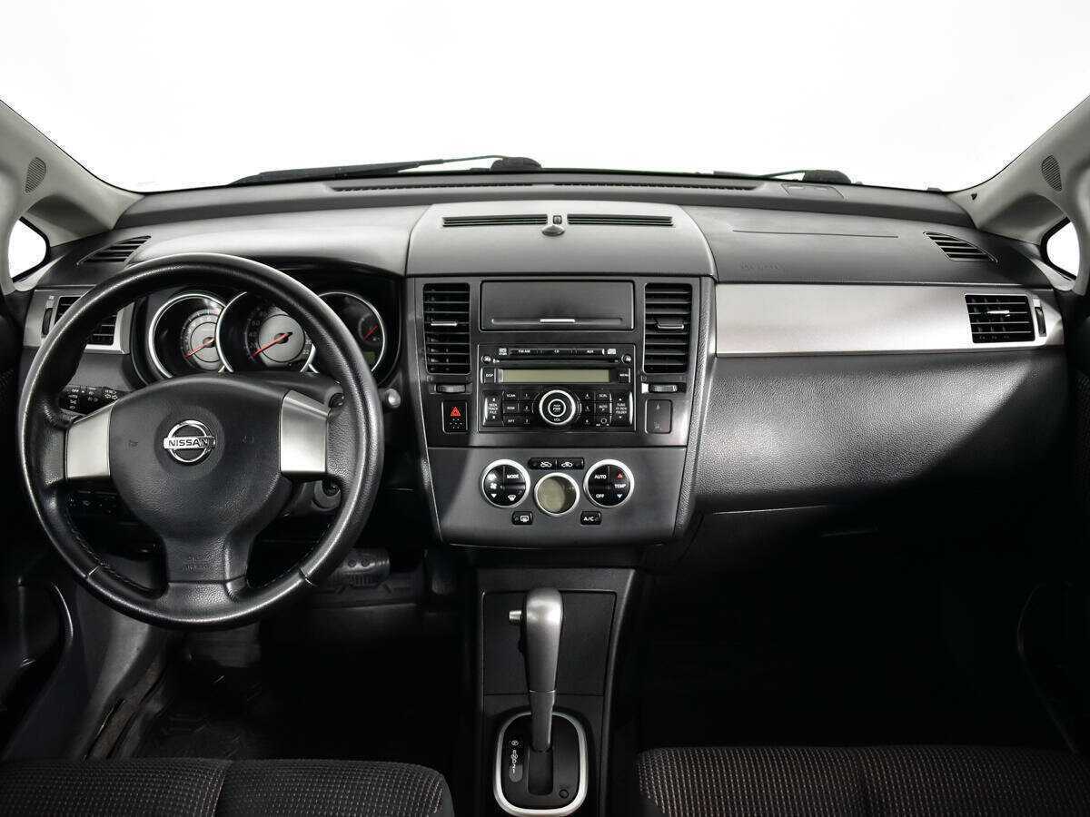 Купить Nissan Tiida с пробегом. Фото: #11