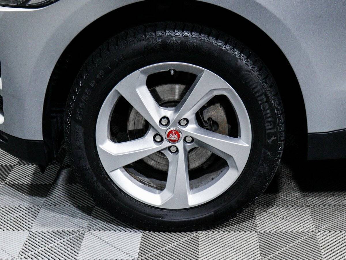 Купить Jaguar F-Pace с пробегом. Фото: #11
