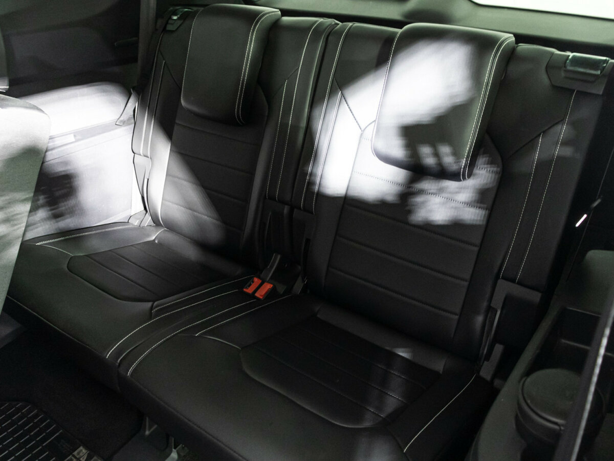 Купить Volkswagen Teramont с пробегом. Фото: #21