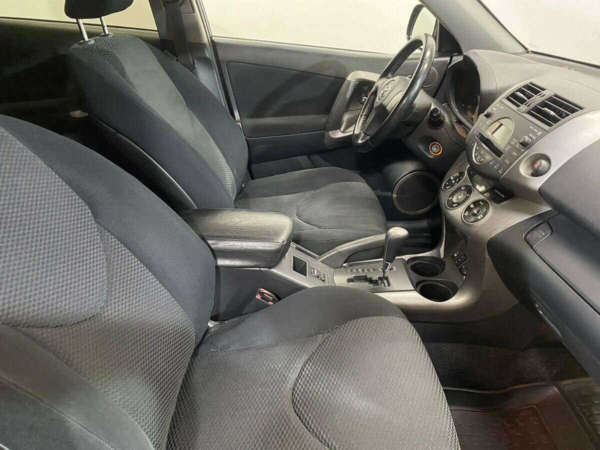 Купить Toyota RAV4 с пробегом. Фото: #9