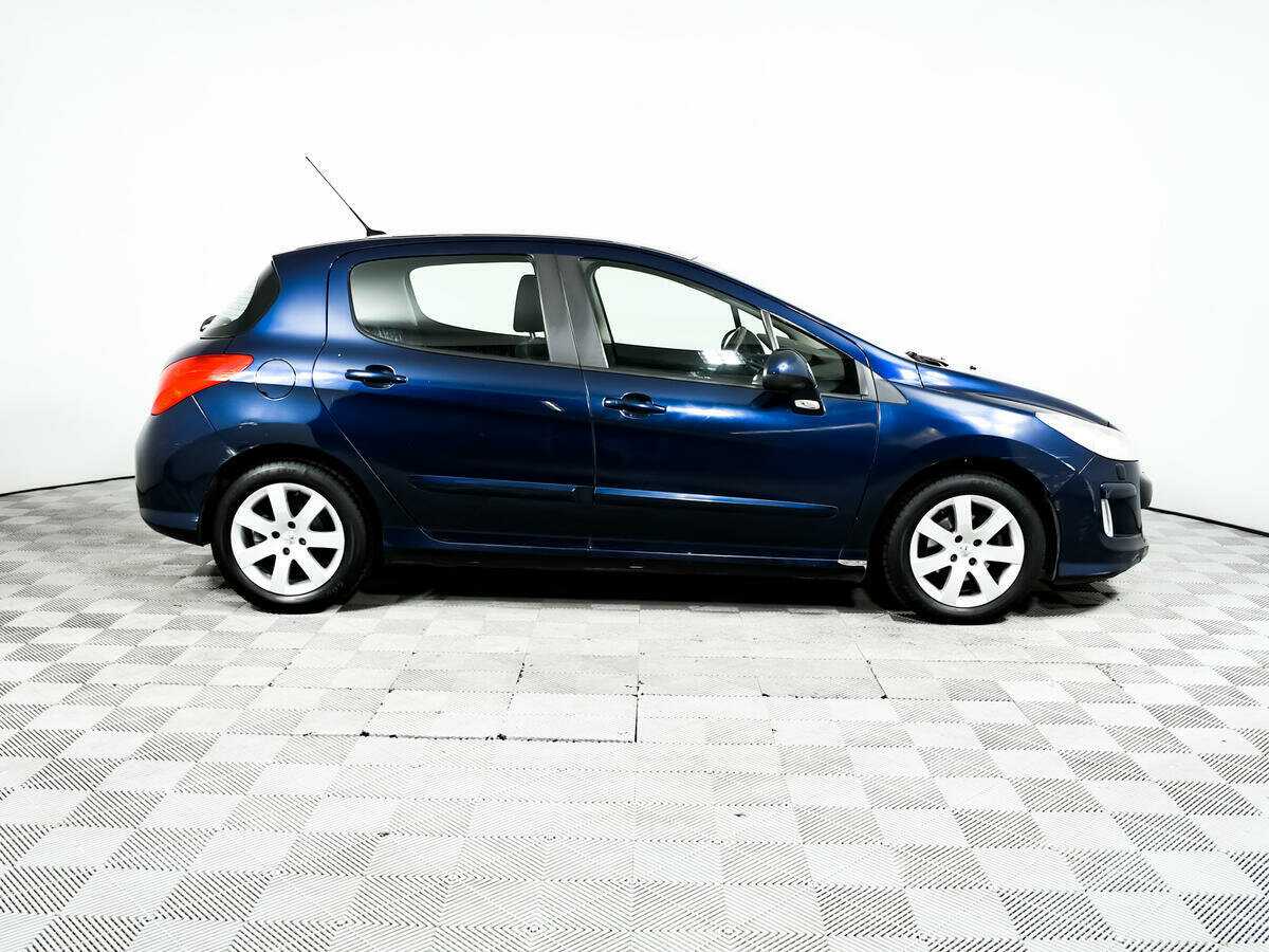 Купить Peugeot 308 с пробегом. Фото: #3
