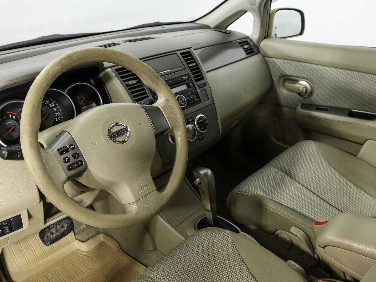 Купить Nissan Tiida с пробегом. Фото: #6