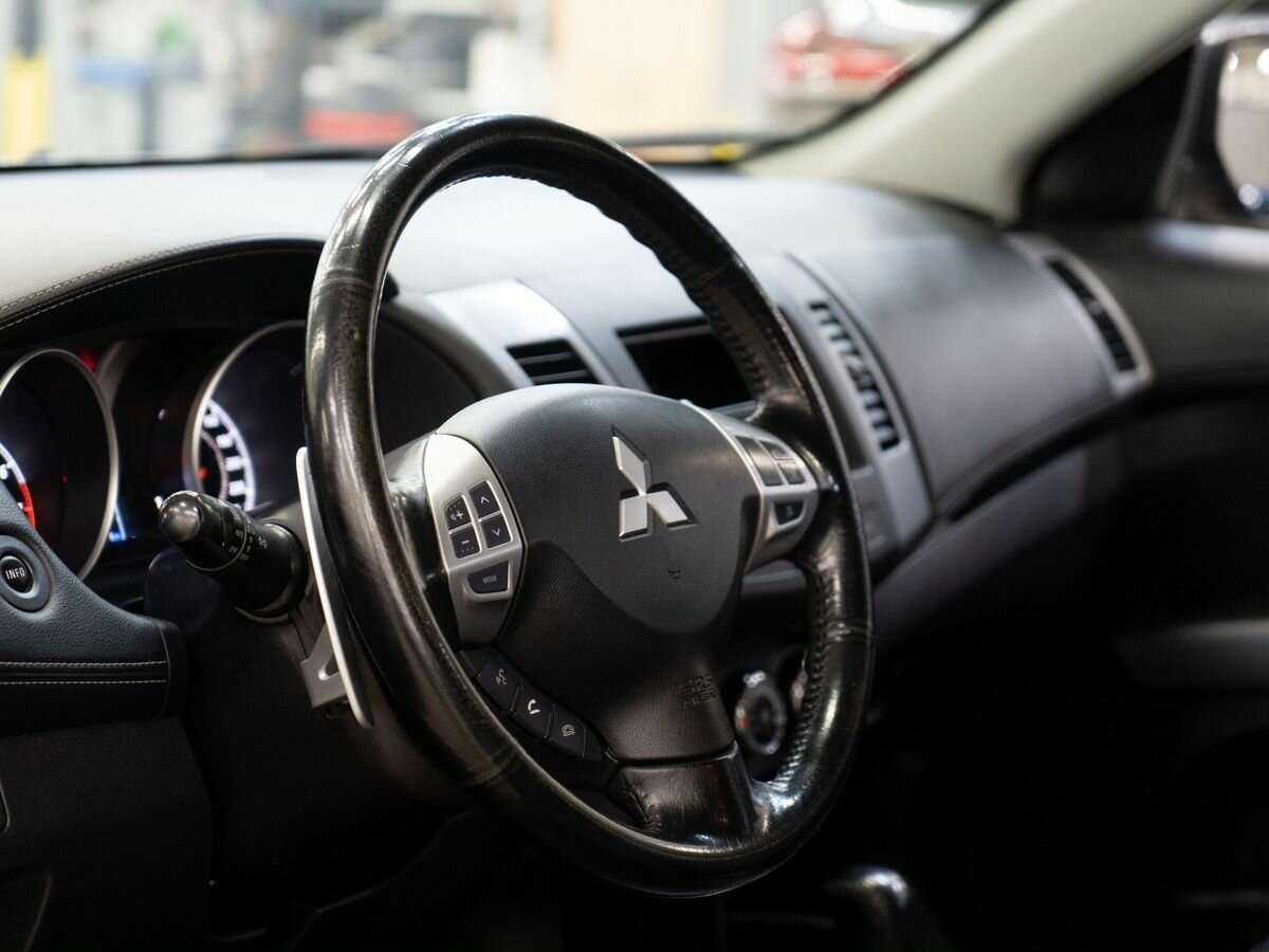 Купить Mitsubishi Outlander с пробегом. Фото: #4