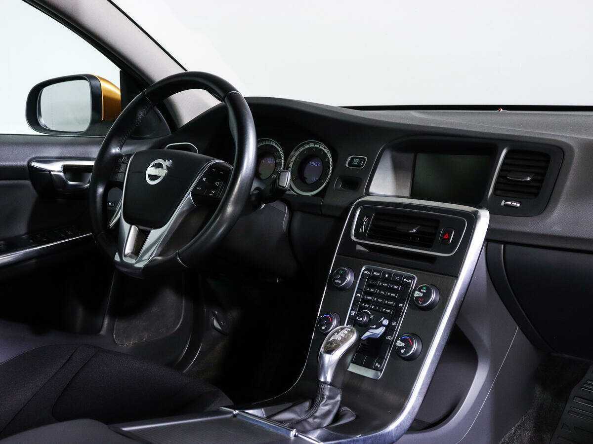 Купить Volvo S60 с пробегом. Фото: #6