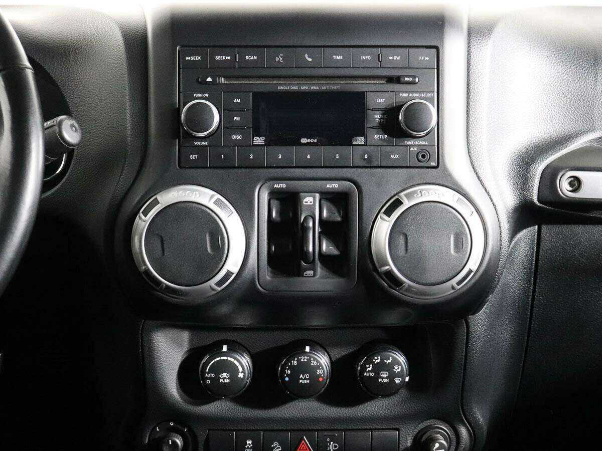 Купить Jeep Wrangler с пробегом. Фото: #11