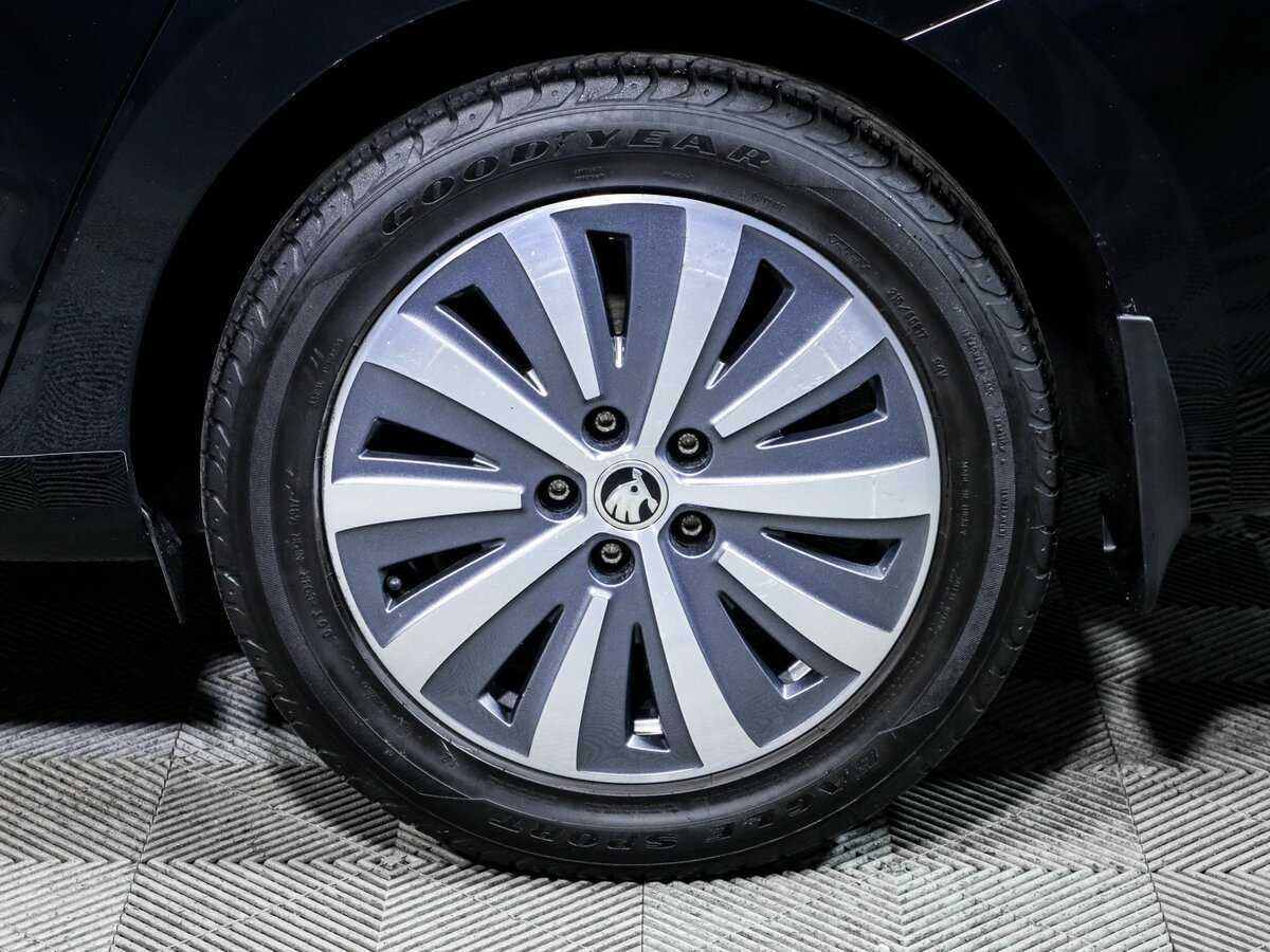 Купить Skoda Superb с пробегом. Фото: #11