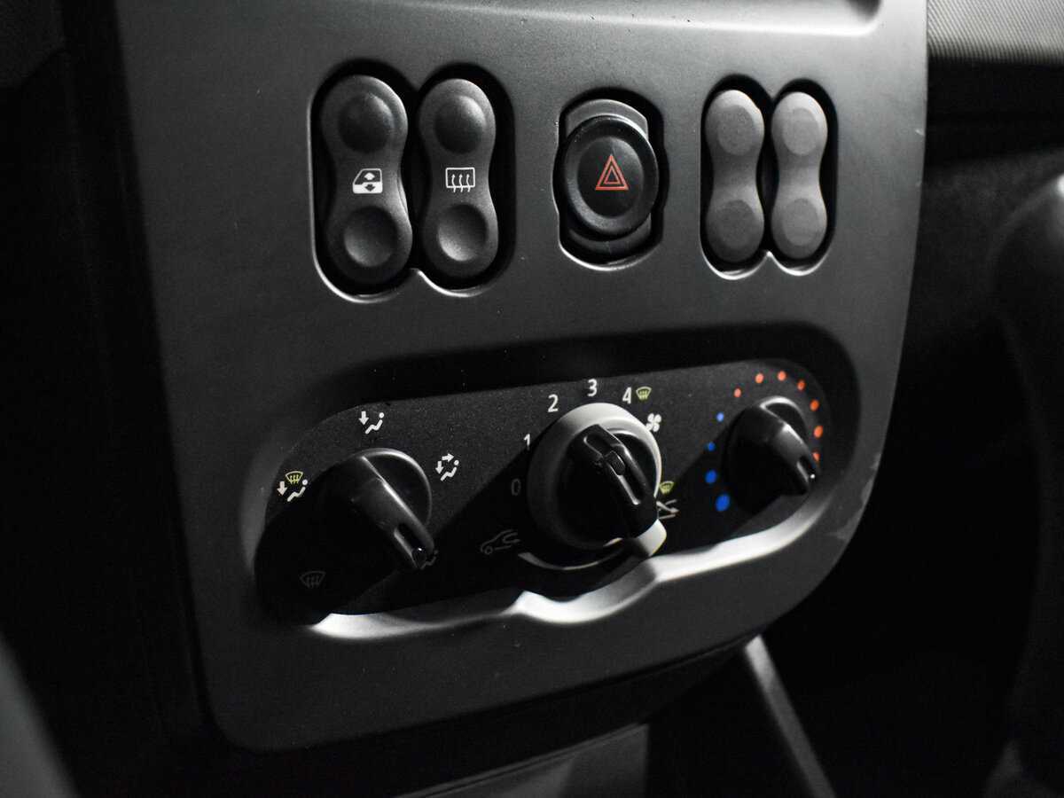 Купить Renault Sandero с пробегом. Фото: #15