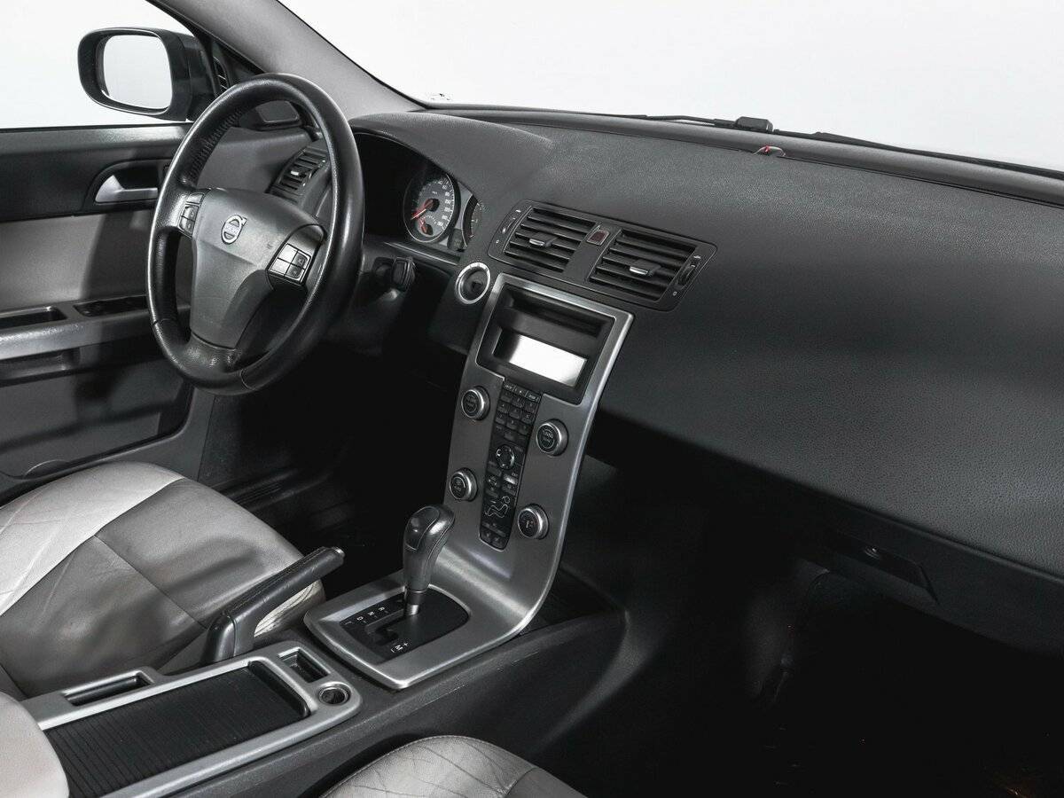 Купить Volvo S40 с пробегом. Фото: #8