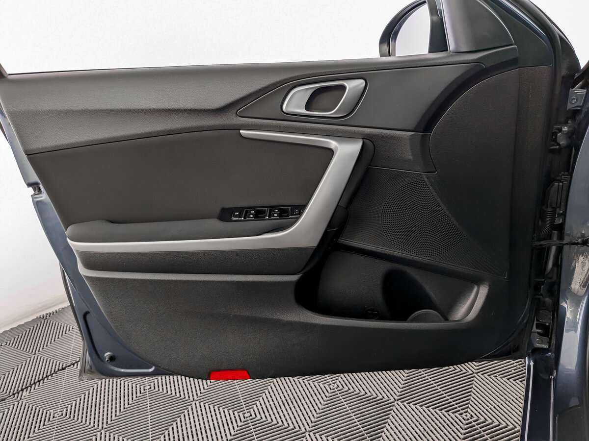 Купить Kia Ceed с пробегом. Фото: #16
