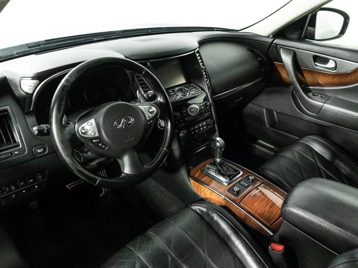 Купить Infiniti QX70 с пробегом. Фото: #10