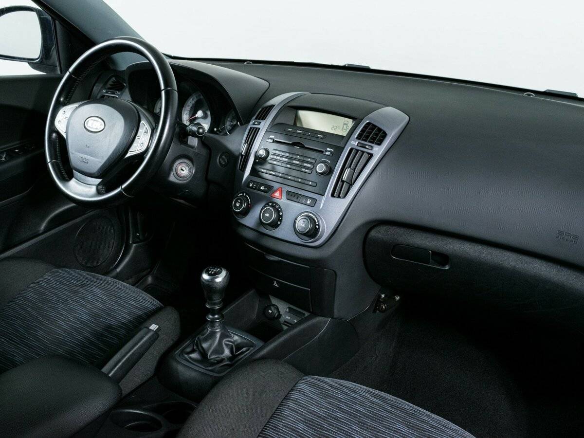 Купить Kia Ceed с пробегом. Фото: #9