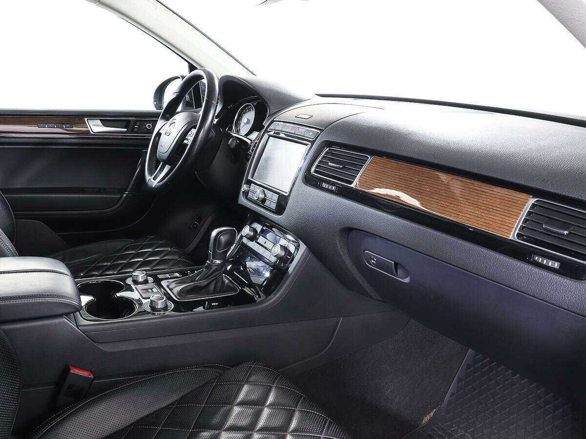 Купить Volkswagen Touareg с пробегом. Фото: #8