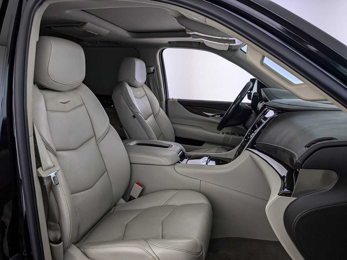 Купить Cadillac Escalade с пробегом. Фото: #19