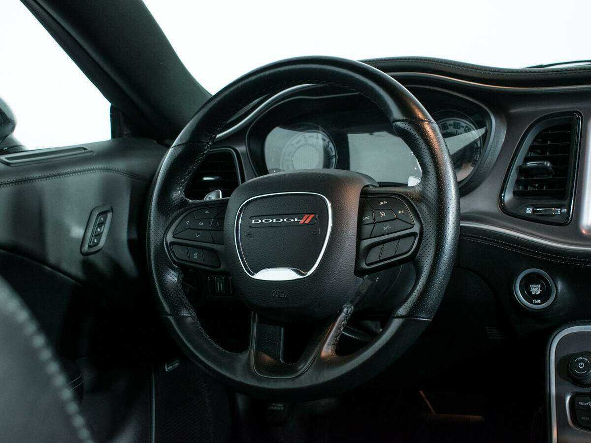 Купить Dodge Challenger с пробегом. Фото: #13