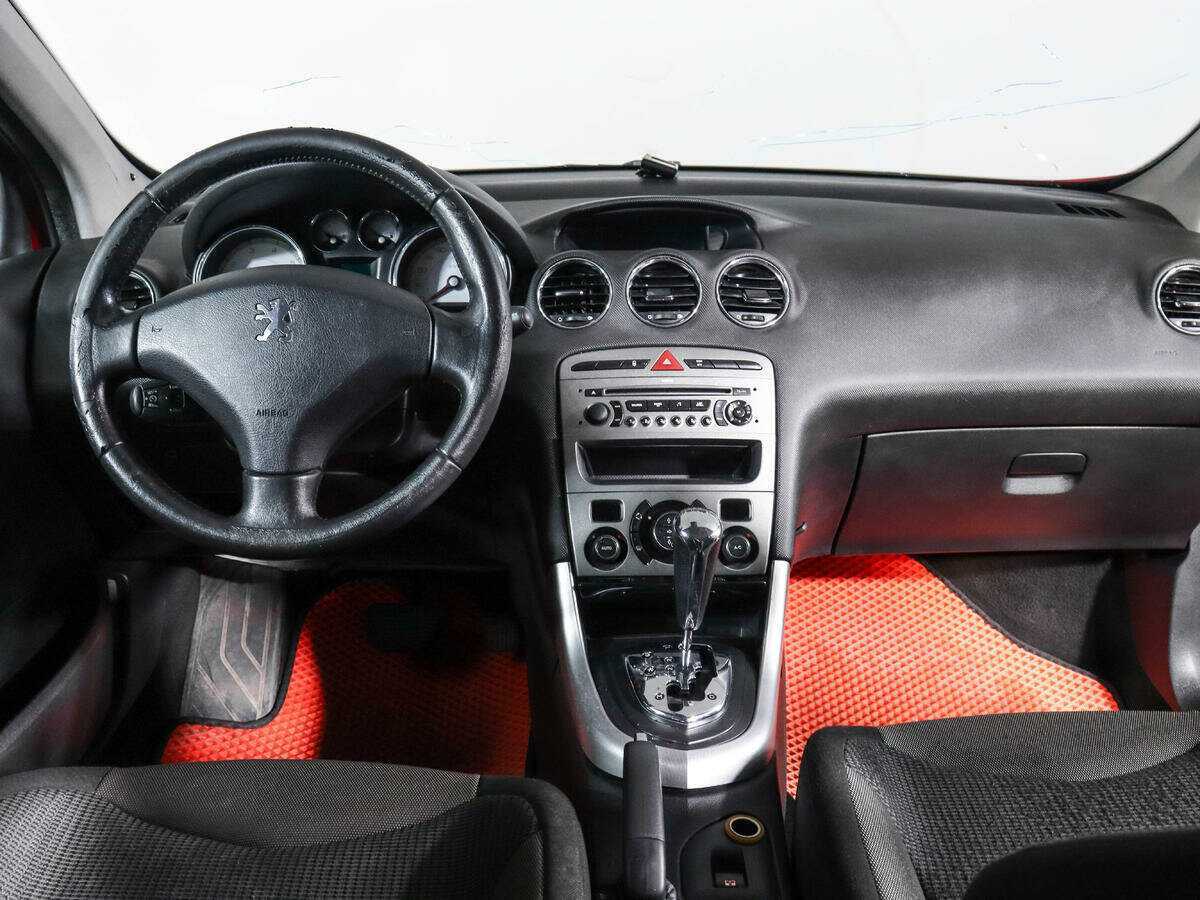 Купить Peugeot 308 с пробегом. Фото: #9