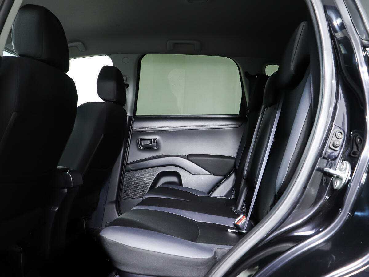 Купить Mitsubishi Outlander с пробегом. Фото: #8