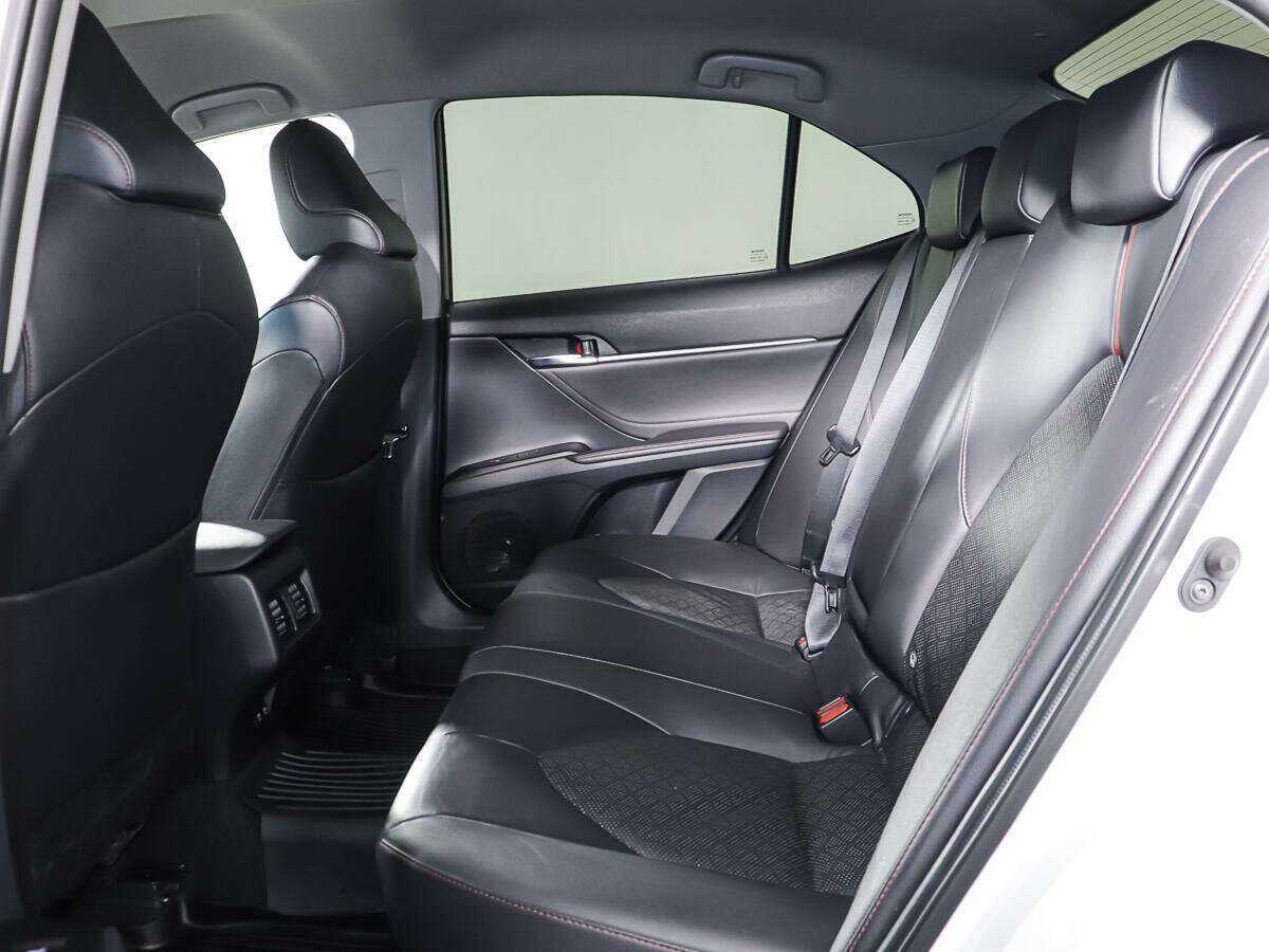 Купить Toyota Camry с пробегом. Фото: #8
